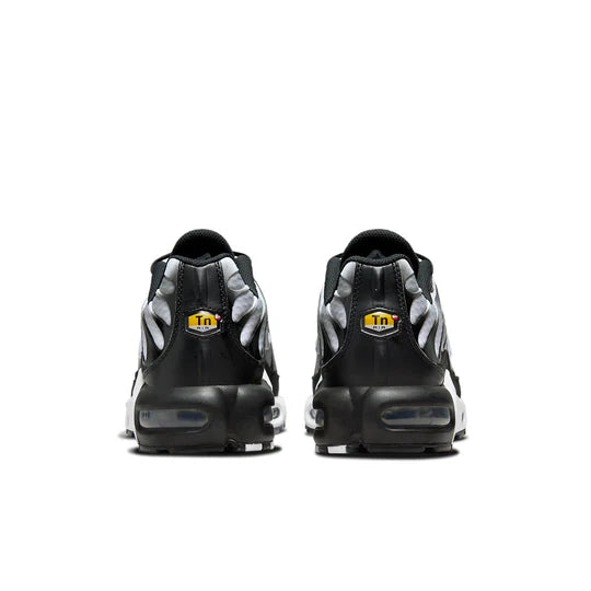 Nike Air Max Plus 'Black Metallic Silver'