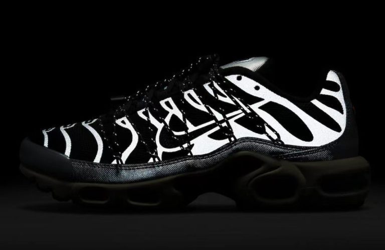Nike Tn Air Max Plus Toggle Black Reflective
